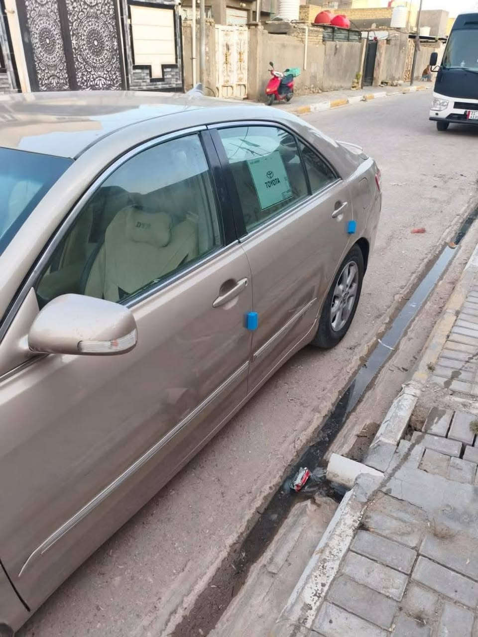 تويوتا كامري موديل2007  محرك2400  سيارة جاهزة ماناقصه اي شي حدادية جديدة السعر 110 وبيه مجال للشراي مكان بغداد للاتصال على رقم صاحب السيارة ***********
