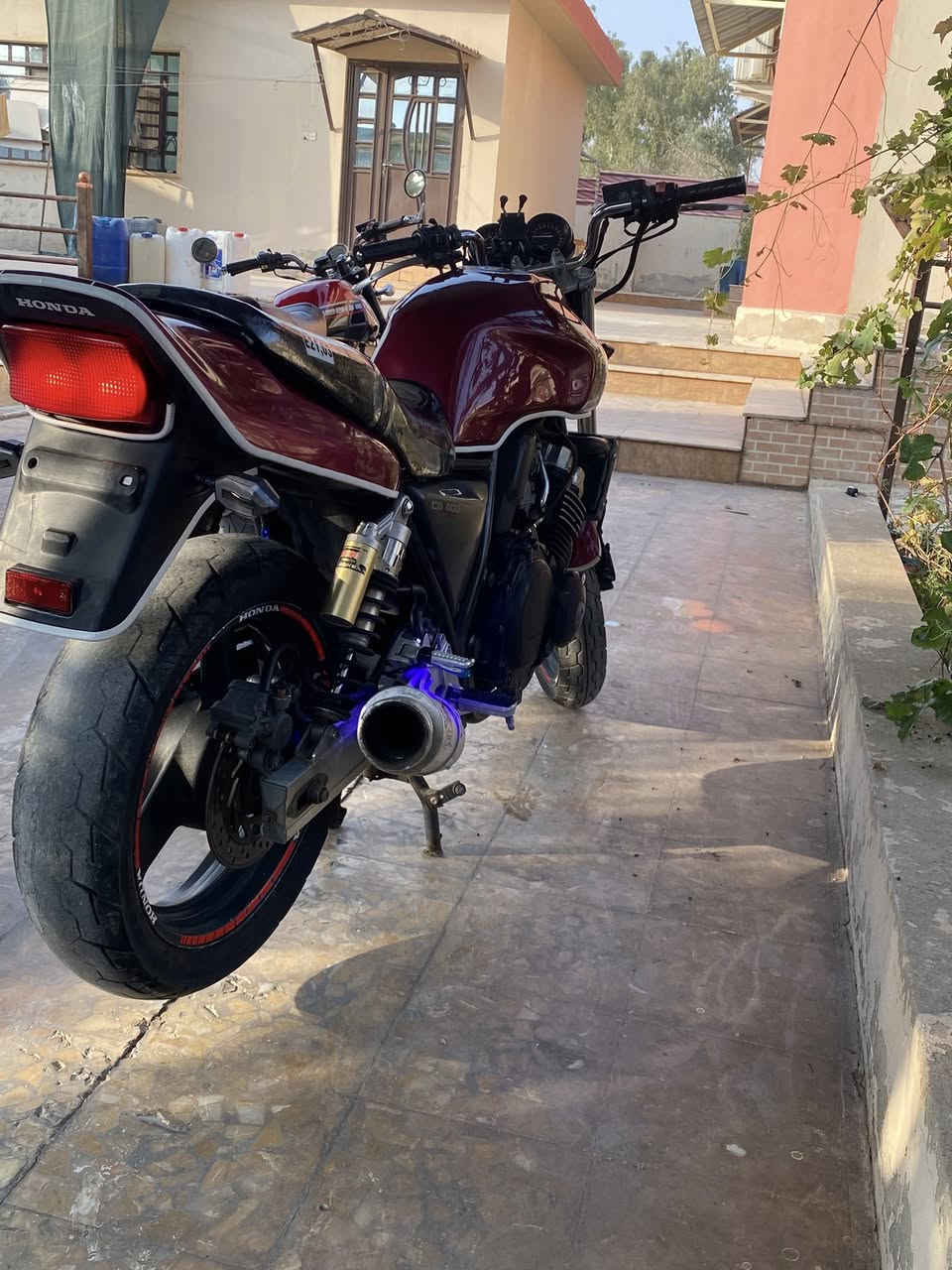 للبيع
دراجه cb400
مكفوله كفاله عامه 
المكان الموصل الحدباء 
السعر مليونين و100 وبيها مجال 
الدراجه نضيفه وما يحتاجلها اي مصرف 
محرك بلادي 
*********** 
*********** 
اخوان المو شراي رجاءً لا يتصل
