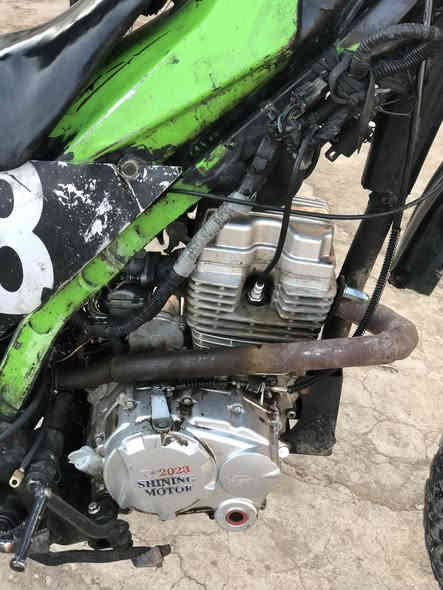 سلام عليكم 🙋‍♂️اخوان دراجه 🏍️قفاز ياباني 🇱🇷حجم كبير☝️
مكينه موديل٢٠٢٣ ) 🫡لا تبخير ولا تنقيص 👍🏼
شاصي تانكي كشن اتيرات وياله نضاف بريك امامي شغال🤝 
بسً ☝️نقص دشلي مال زنجيل 🫰🏽مكان بغداد الراشديه 
وره البوابه رقم ***********بي واتساب اخوان ومراوس🫢 عادي وسعر خاص جدن مناسب 
تحياتي لكم جميعا 🫡🫢
