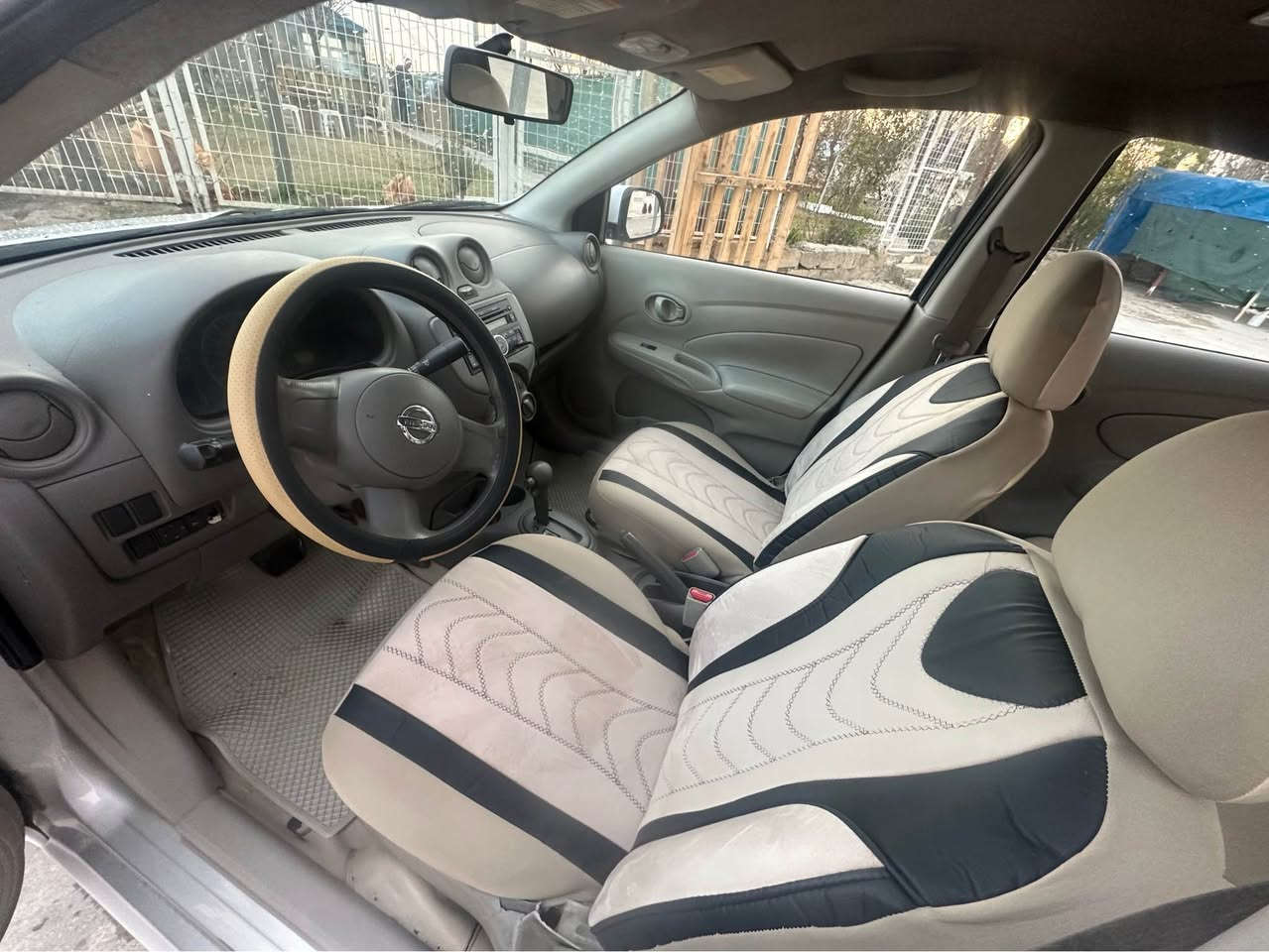 نیسان سەنی ٢٠١٣ 
تەکسی بووە کرایتەوە تایبەت
بۆیاغی دەرەجە یەکی لۆ کرایە زۆر پاکو خاوێن لێدانی نیە 
تەقەو  رەقەی نیە سەنەوی ٢٠٢٨ بە ناوی خۆمە 
٧٣ $ أربيل, العراق


**إذا كنت صاحب هذا الإعلان وتريد حذفه لأي سبب، رجاءا أرسل رسالة إلى الدعم الفني**