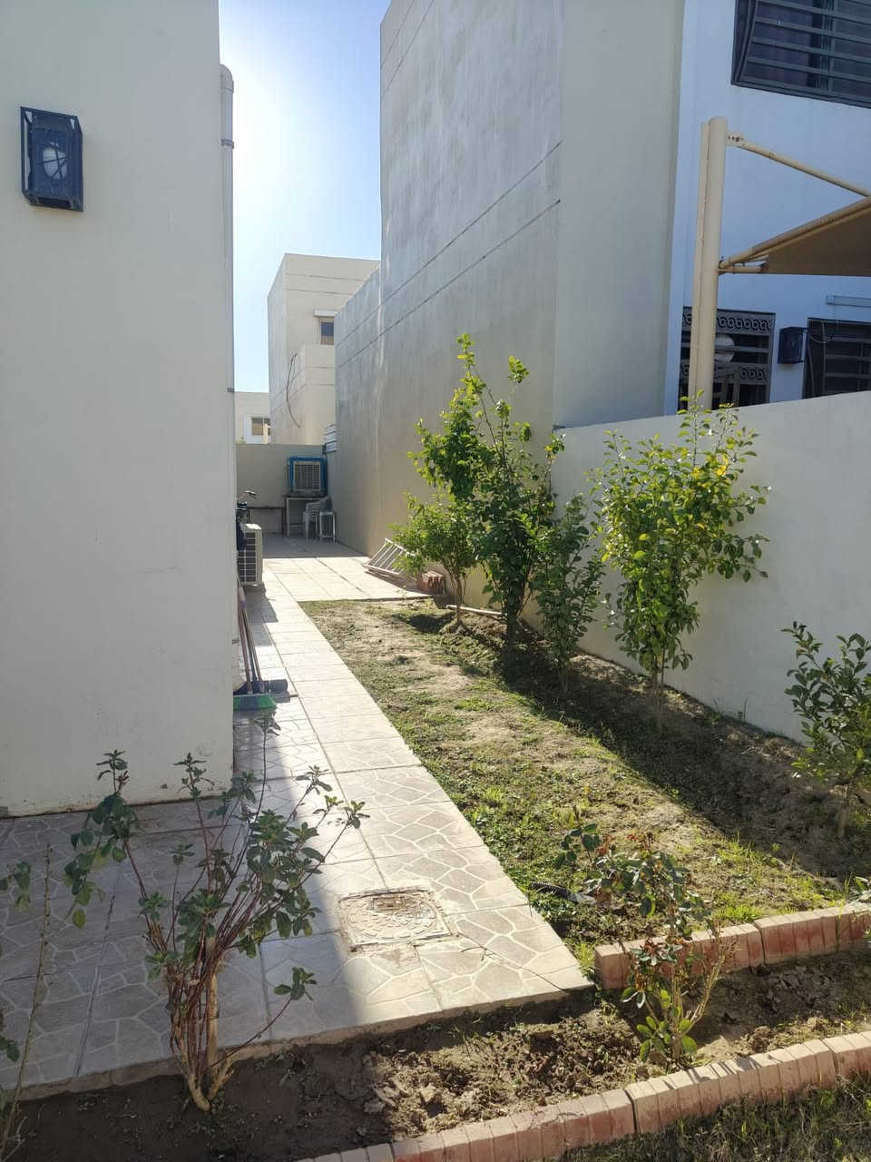 دار للبيع في مجمع بيتي السكني المساحه 260 متر في الزون الأول مقابل حديقه شارع 15 متر . 
الدار مسدد كامل تستلم سند باسمك
للاستفسار الاتصال على الرقم ***********
