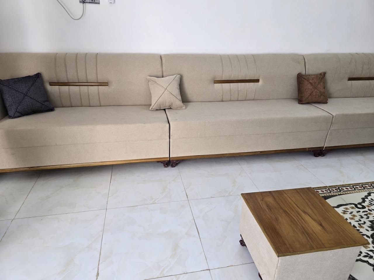 معمل البيت الجديد سماوه حي النفط قرب محلات ال كركوش عمل قنفات ودواوين حسب الطلب للاستفسار الاتصال او المراسله على الرقم ***********
