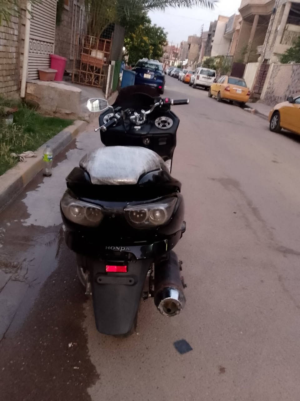 السلام عليكم
فورزة للبيع شغالة السعر 650 قفل 
للاتصال : ***********
