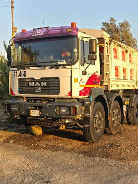 ‏سلام عليكم سيارة للبيع قاطرة مقطورة مربوطه ثلاث لوحات العنوان بغداد السياحي الاتصال على￼***********
