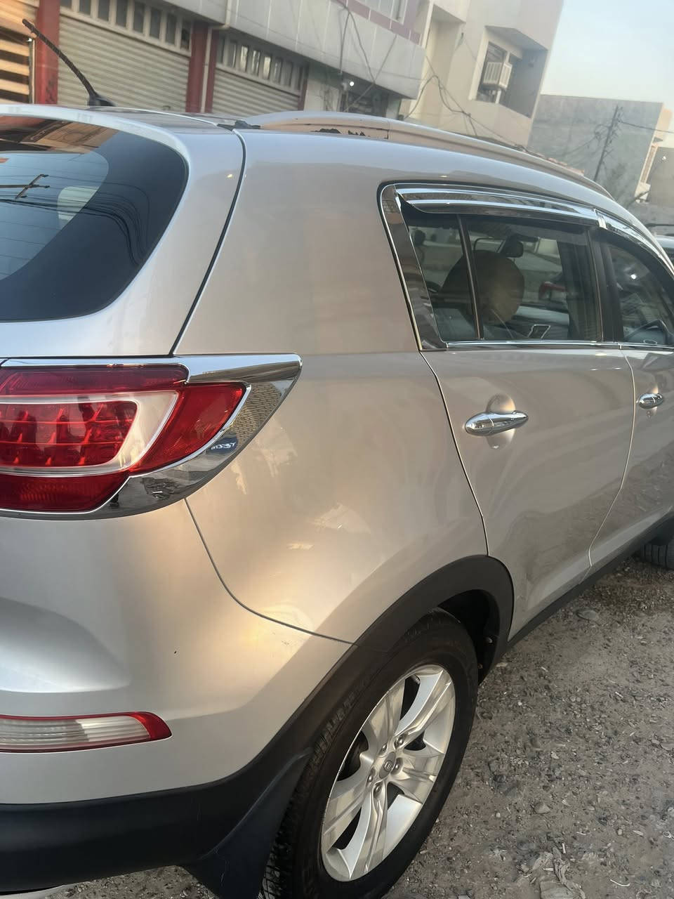 السلام عليكم سبورتج موديل 11 خليجي سياره جديده بدون صبغ شرط التحويل وكاله ماكو رقم صلاح الدين ماشيه 125 الف كلهه عل شركه سعرهه 132 وبيهه شويه مجال اي استفسار اتصل ***********
