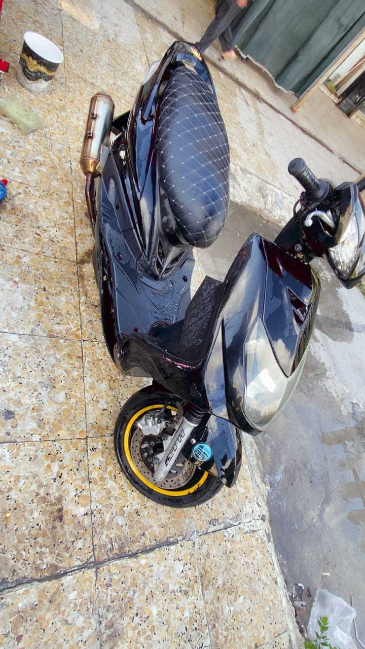 للبيع سكنس فحل نوزل2006 _

دراجه كلش نصبه حلوه عيبه فقط دشبول او كفر شوي شخص سبب البيع نكلبت بيه سعره ٧٥٠ وبيه مجال ***********
