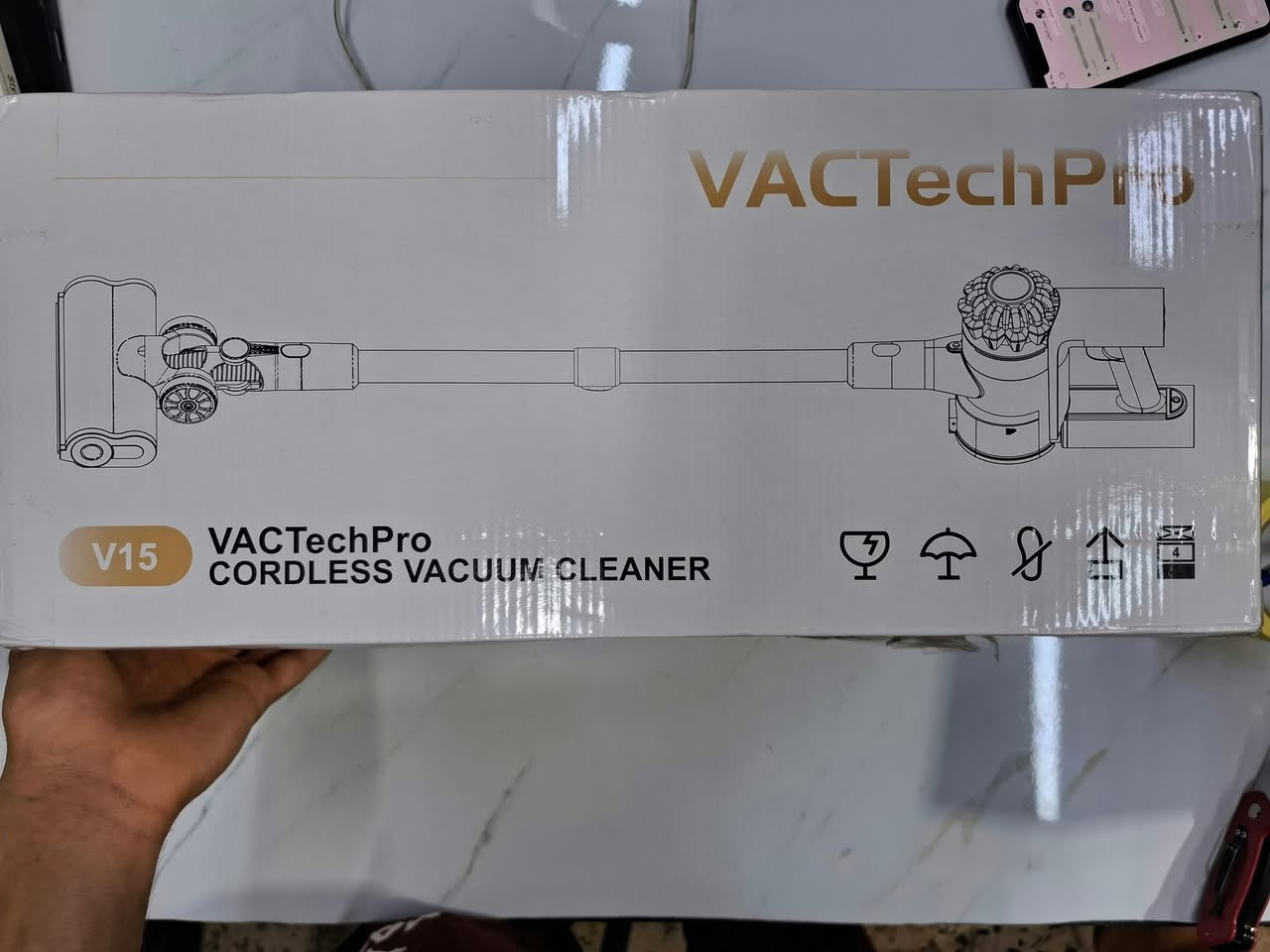 تنظيف بأي مكان.. بدون وايرات ولا تعب! 🧹 وبأداء قوي وفخم ✨
مكنسة لاسلكية ذكية (VACTechPro V15) – الاختراع الرهيب للبيت والسيارة، توصل لأصعب الأماكن بكل سهولة وبدون إزعاج.
​🛠️ المميزات باختصار:
​الحالة: جديد تماماً بالكرتونة بكامل ملحقاته ✨.
​شغل لاسلكي: مريحة جداً بالحركة وما تحتاج واير ولا تدور على نقطة كهرباء قريبة.
​شفط قوي ومحرك متطور: مجهزة بمحرك يضمن دقة عالية بشفط الأتربة والأوساخ وبدون أي تأخير.
​بطارية ليثيوم مدمجة: بطارية قوية بسعة 2000mAh تدوم طويلاً وسريعة الشحن.
​الملحقات كاملة: تجي وياها فلاتر HEPA إضافية، فرشاة أرضيات، رؤوس مخصصة للأماكن الضيقة، والشاحن الأصلي.
​📞 للاستفسار مراسلة خاص أو الاتصال: ***********
