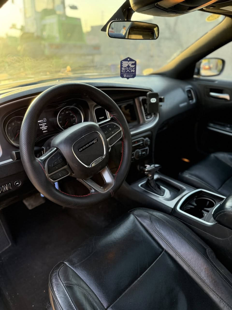 السلام عليكم حبايب 
جارجر موديل 2022 
sxt plus فول للاخير
السيارة رقم اربيل
تحويل او وكالة 
ممشاها وحادثها كدامكم
جامرلغ وبنيد مبدلات ومصبوغات بدون معجون
مكان السيارة ديالى - بعقوبه 
للاستفسار ***********
ماسنجر و واتس اب موجود
تحياتي
