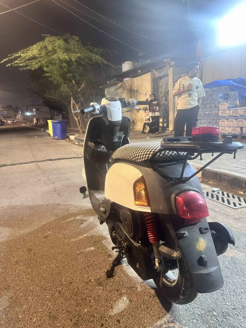 سلام عليكم دراجه بوليسي نوزل كفاله من كلشي كهربائيات كامله كلشي كامل بيها وشغال واتساب*********** السعر 850وبيها مجال للشراي
