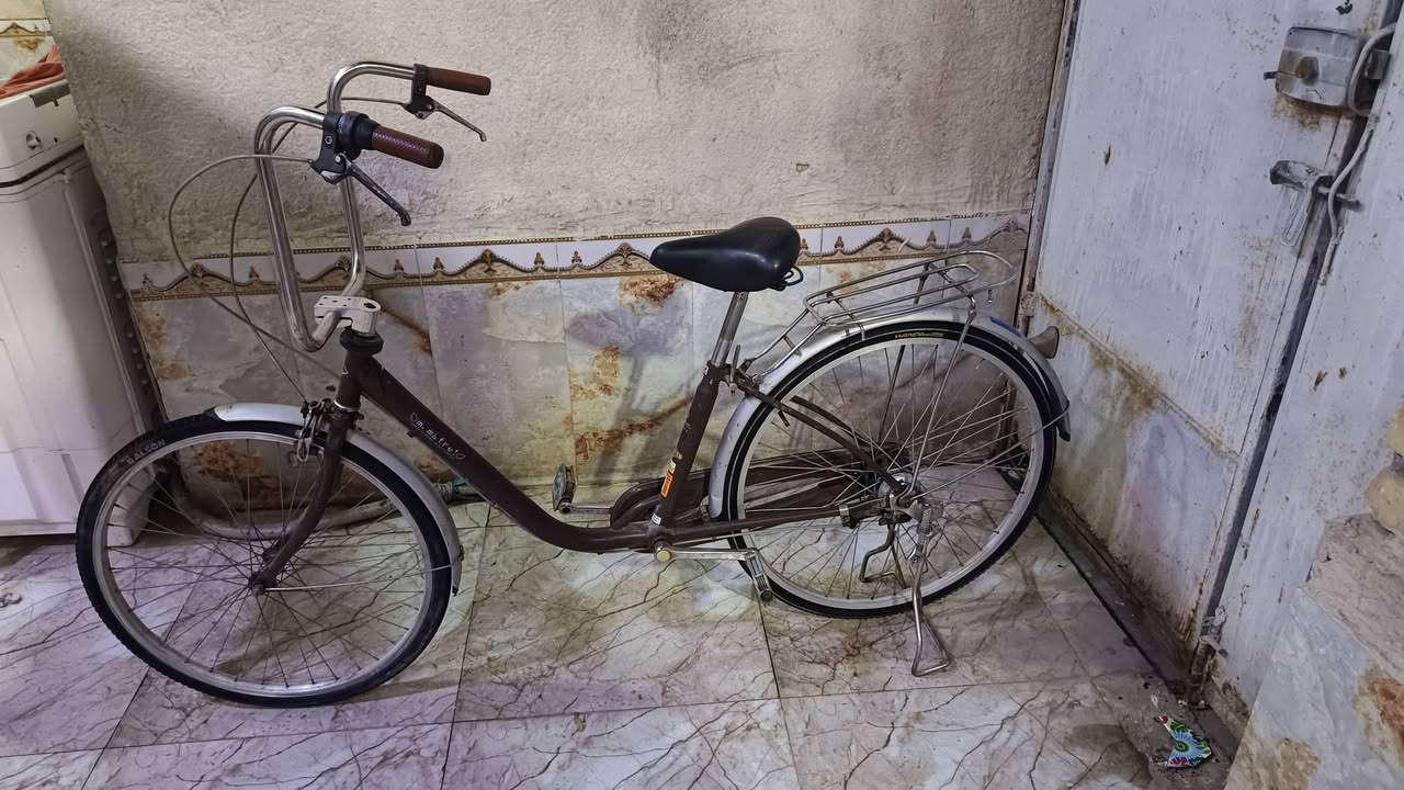 ‏---- مكاني ناصريه مركز ----
‏.
‏بايسكل ياباني نضيف يخبل اريده ب 85 وبيه مجال
‏.
‏+ هايي الملحقات هديه وياه مال بايسكلي القديم
‏ ( سرج نضيف + بم ابو ٥ آلاف + ستانه + سله ) 
‏.
خاص موجود فيديو وا صور للملحقات


**إذا كنت صاحب هذا الإعلان وتريد حذفه لأي سبب، رجاءا أرسل رسالة إلى الدعم الفني**