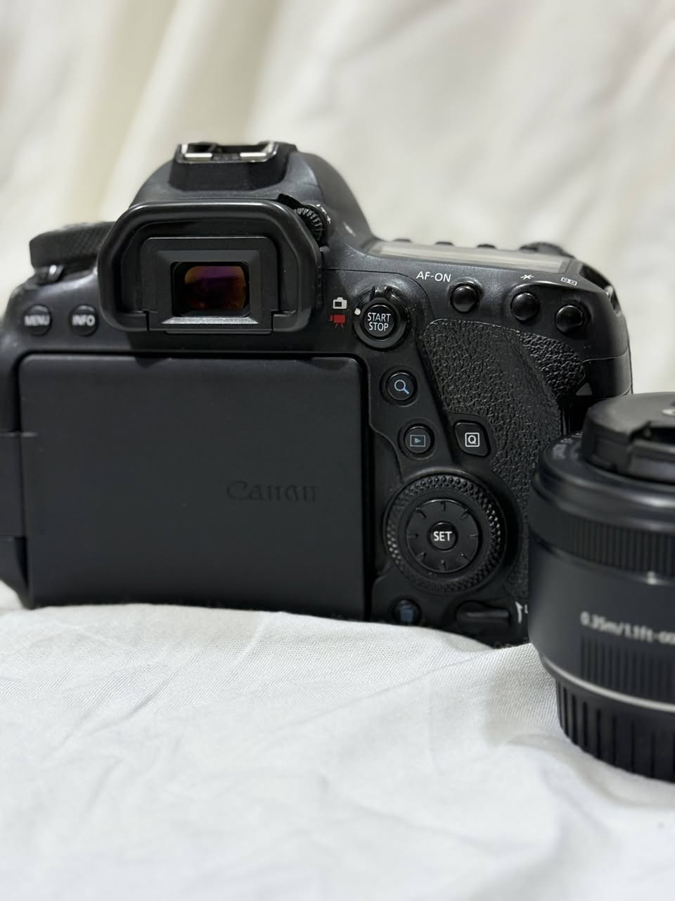 للبيع كانون 6D مارك 2 ( أخت الجديد )
مع عدسة 50 ملم 
شاحنة + بطارية + جلاتين
المكان بغداد مدينة الصدر

#الشراي يتفضل خاص


**إذا كنت صاحب هذا الإعلان وتريد حذفه لأي سبب، رجاءا أرسل رسالة إلى الدعم الفني**