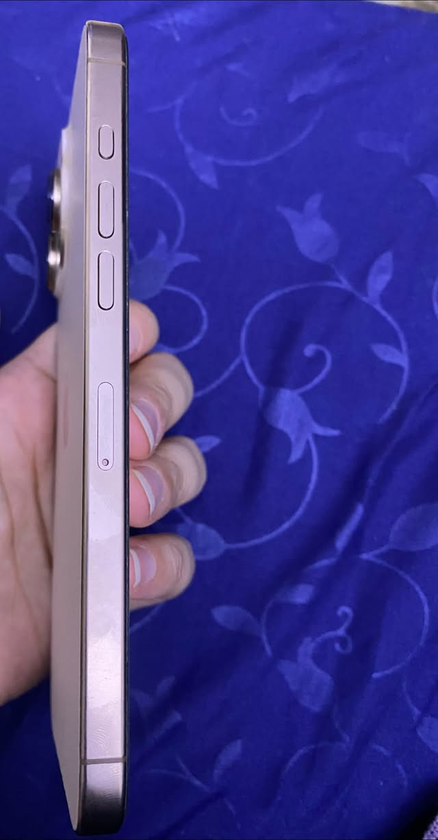 السلام عليكم
ايفون 16 pro max 
لون الاصدار 
ذاكرة 256 
بطارية 95
عدد الدورات 280 
ممصلح ونظيف جدًا ومكفول 
غراضه موجودة وكامله شاحنة وكارتون 
السعر 1350 
مكاني بغداد جميلة 
رقمي ***********
