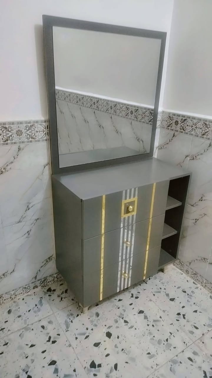 سلام عليكم غرفه تركيه 5قطع البيع نضيفه كلش الستفسار تصال عله الرقم التالي ‏‪***********‬‏
