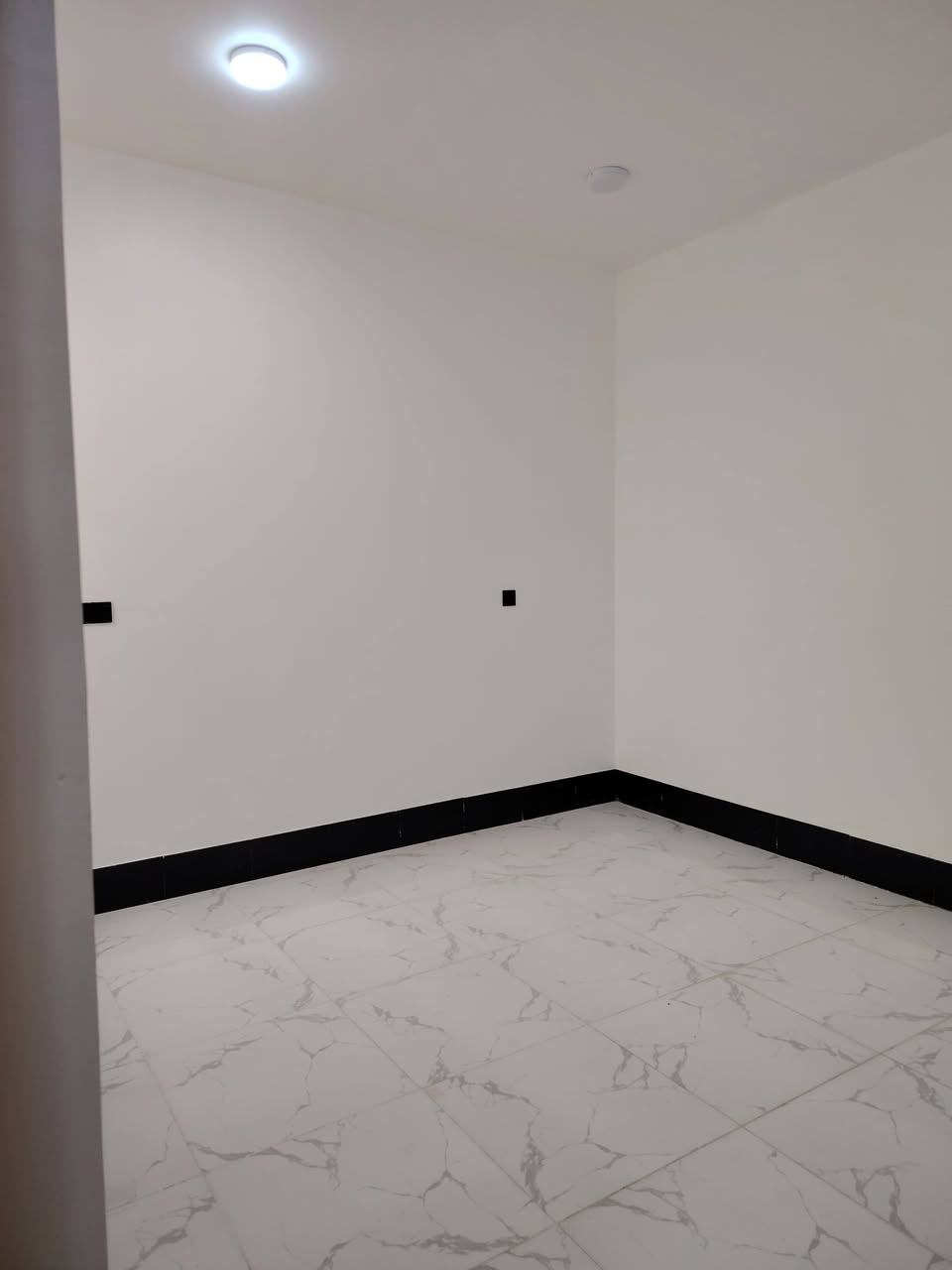 بيت ١٠٠ متر حي ميسان بناد درجه اولى صب طابق ونص قريب على شارع ٢٠ شارع العكسري مقابل المدرسه
بيت ١٠٠ متر حي ميسان بناد درجه اولى صب طابق ونص قريب على شارع ٢٠ شارع العكسري مقابل المدرسه

يحتوي على غرف عدد ٢ وصاله ومطبخ واستقبال وصحيات داخليه وخارجه

السعر ١٣٠

للاستفسار الاتصال ع رقم ***********
