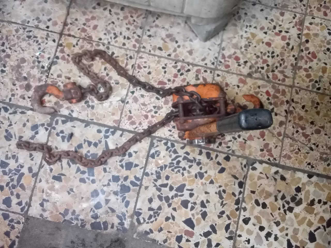 ⭕ يوجد توصيل لكافه المحافظات
سكول ياباني قديم اصلي باب اول يستخدم لسحب الشواصي شغال وعل الفحص السعر 60 الف المكان بغداد ***********
