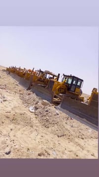 بلدوزرات • للإيجار • معدات ثقيلة