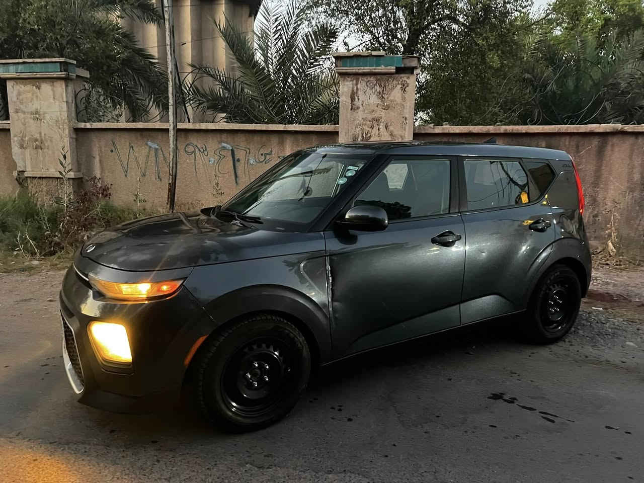 سلام عليكم KIA SOUL 2020 حادثة جاملغ. صفحة السايق وبنيد مواصفاتها معروفة ماشية 68ميل رقم للاسفسار ***********. السعر 135وبيها مجال للطيبين العنوان:بغداد البنوك
