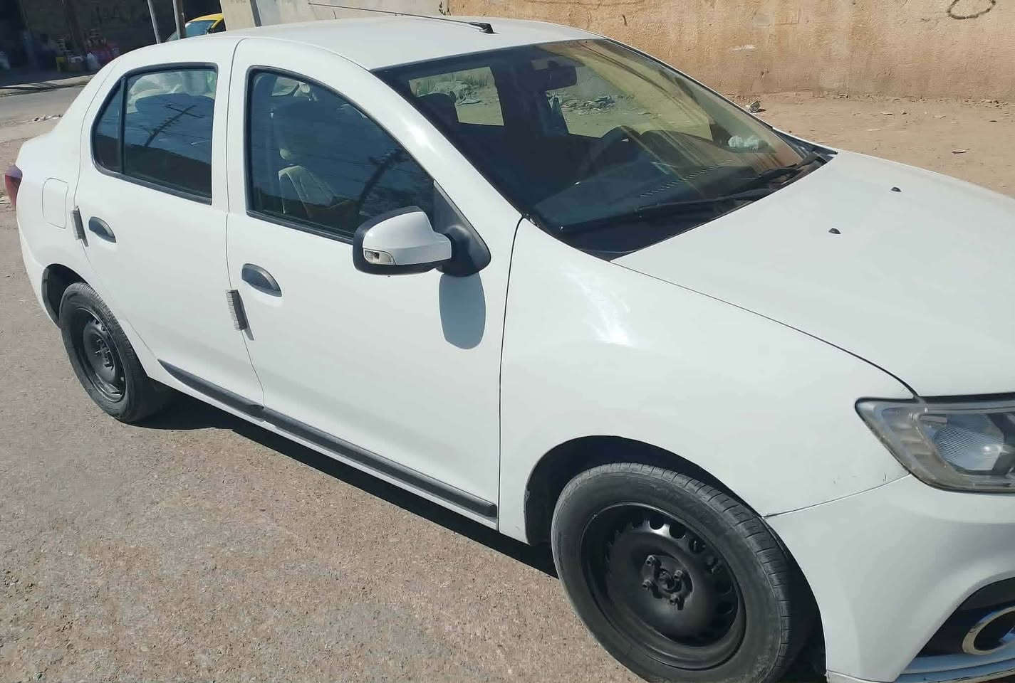 السلام عليكم رينو سنبل للبيع سياره موديل 2019 بيها صبغ جلغ الخلفي رقمها سليمانيه مكان السياره بل الموصل  السعر بالخاص رقم الهاتف ‏‪***********‬‏
