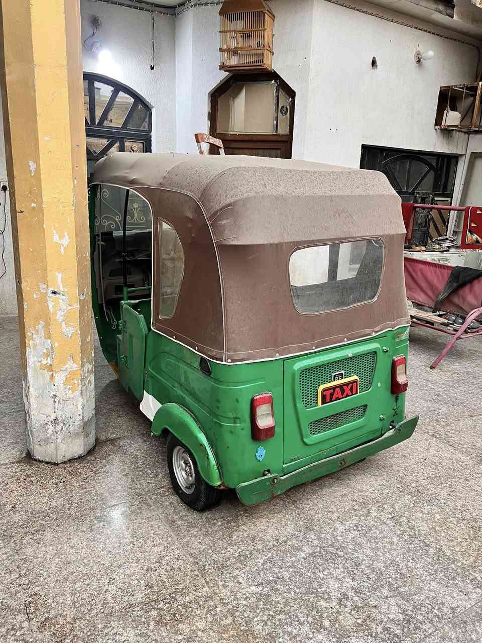 سلام عليكم تكتك البيع 2022شهر4رقم نكليزي بعدني ما مستلم الوحات مفتوح محرك مفتوح كهربيات كله شغاله السعر  7ونص وبيه مجال بيه ضربه ورجعه عل براد***********تصال عل رقم شريحه فقط لا يوجد وتساب
