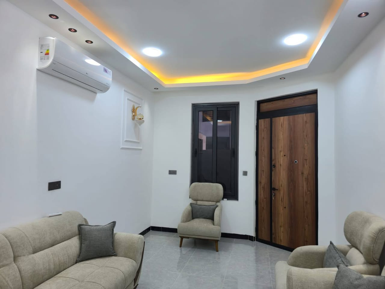 سلام عليكم ورحمة الله وبركاته دار للبيع الدوره حي دجله شارع ١٦ واجه ٦٠٢٥ ونزال ١٦ سند ٢٥ حي دجله *********** البيت خير من الله مفول *********** مكتب الهلال للعقار
