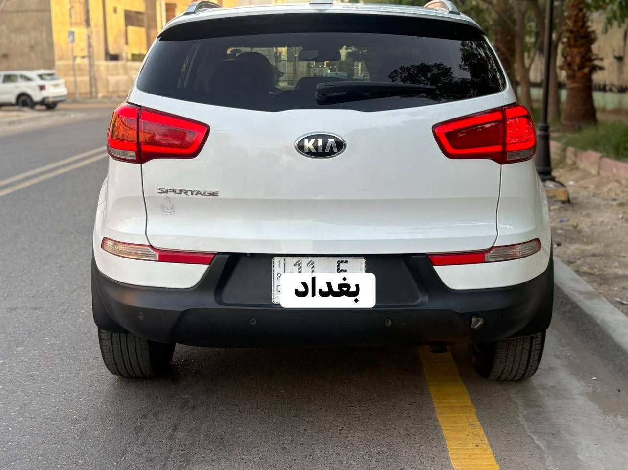 السلام عليكم كيا سبورتج 2015 خليجي رقم بغداد فوووووو موصفات 1/1 سياره جديده بمعنه الكلمه محرك وكير شركه تبريد ثلج صدر امامي خلفي جديد صبغ شويه من جاملغ باقي سليم بدون دواخل
محرك 2000دوش
فووول مواصفات.      السعر 144 مجال بسيط 
مواصفاته /
← بانوراما
بصمة تشغيل
بصمة ابواب
جنطة كهرباء
تبريد كشنات
تدفه كشناتٍ
كراسي ٢ كهرباء
• أريل نفكيشن

← كاميرا دوارة
حساس امامي
حساس خلفي
محرك ٢٠٠٠ دوش
داخل جلد
نضام ترحيب
مراية جانبيه متحركه مع اضائة فلشر
نضام نزول منحدرات
البك لايت لد
مدخل يو اس بي
بلوتوث
مخرج طاقة ثلاثي
نضام اي بي سي
فول تحكم ستيرن
مكان سياره بغداد  للستفسار اخوان رقم صاحب سياره 
اخوان مكلف للنشر رقم هاتف ***********
