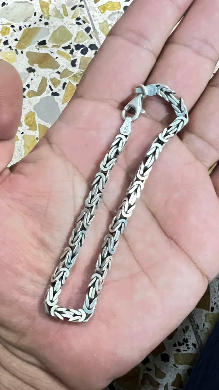 سوار فرعوني جديد ماملبوس ابد وزنه ١٩ غرام مراوس فقط بسوار اكثر وزن ونتفق ع الفرق


**إذا كنت صاحب هذا الإعلان وتريد حذفه لأي سبب، رجاءا أرسل رسالة إلى الدعم الفني**