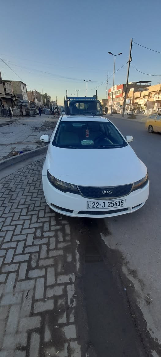 السلام عليكم للبيع سيراتو خليجي موديل ١٣ محرك ١٦٠٠ رقم أربيل انكليزي السيارة بيها ٣قطع صبغ صور السونر في المنشور للإستفسار *********** السعر ٩٨ورقة السيارة باسم شخص في بغداد
