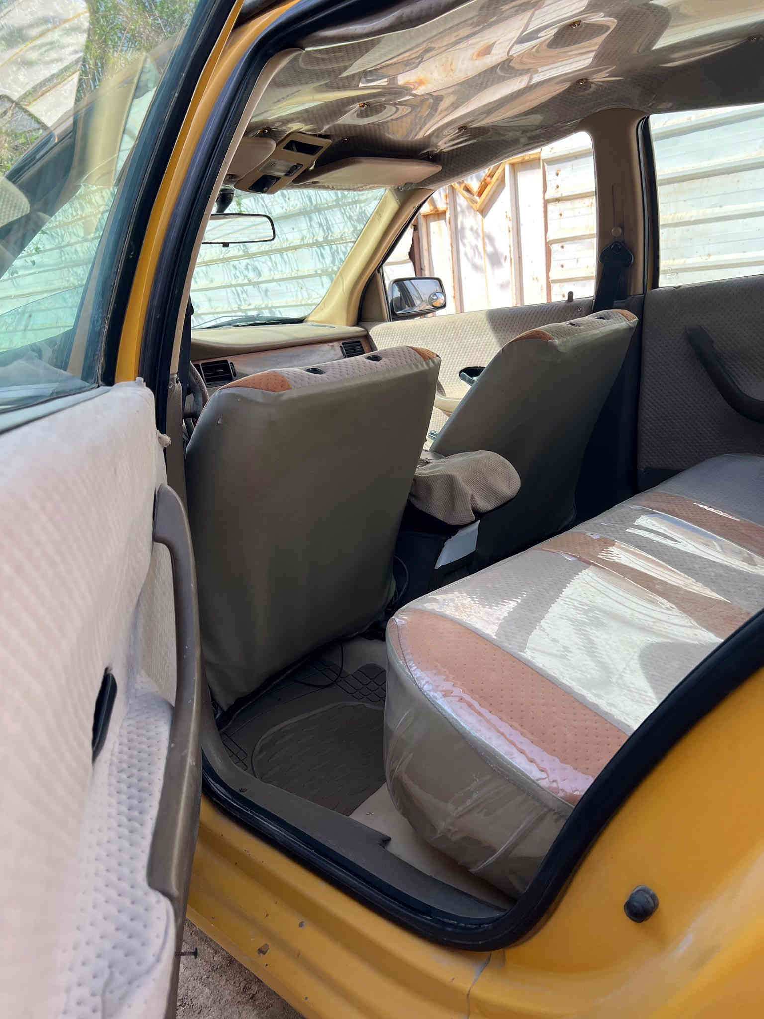 السلام عليكم 
سمند للبيع 2011 

سياره مكينه بيهة تنقيص يعني وحداديه تعبانه وبيهة خياسات يعني السياره يرادلهة تعمير 

داخلهة دوشمه جديده حداديه انطيك وياهة مشتريهه وماشادهة رقمهة قادسيه تستلم صافي هيئه وغرامات  سنويه 2027 بعدهة السياره  مكانهة ديوانيه مركز رقمي ***********

سعر 18 قفل
