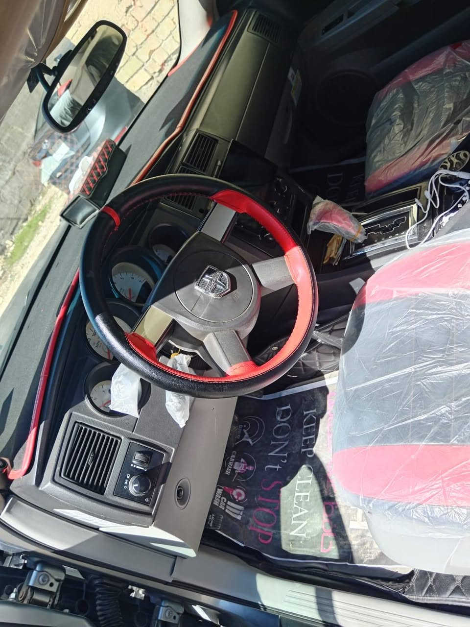 السلام عليكم جارجر2007سياره ما مشتغله عل خط مال منتسب للبريد فقط وارد امريكي رشات صبغ بلجاملغ المامي والباب الخلفي بي رشات السعر 115وبيها مجال السياره بسمي أربيل تحويل ثاني يوم التواصل واتساب هاذ رقمي ***********مالك التميمي
