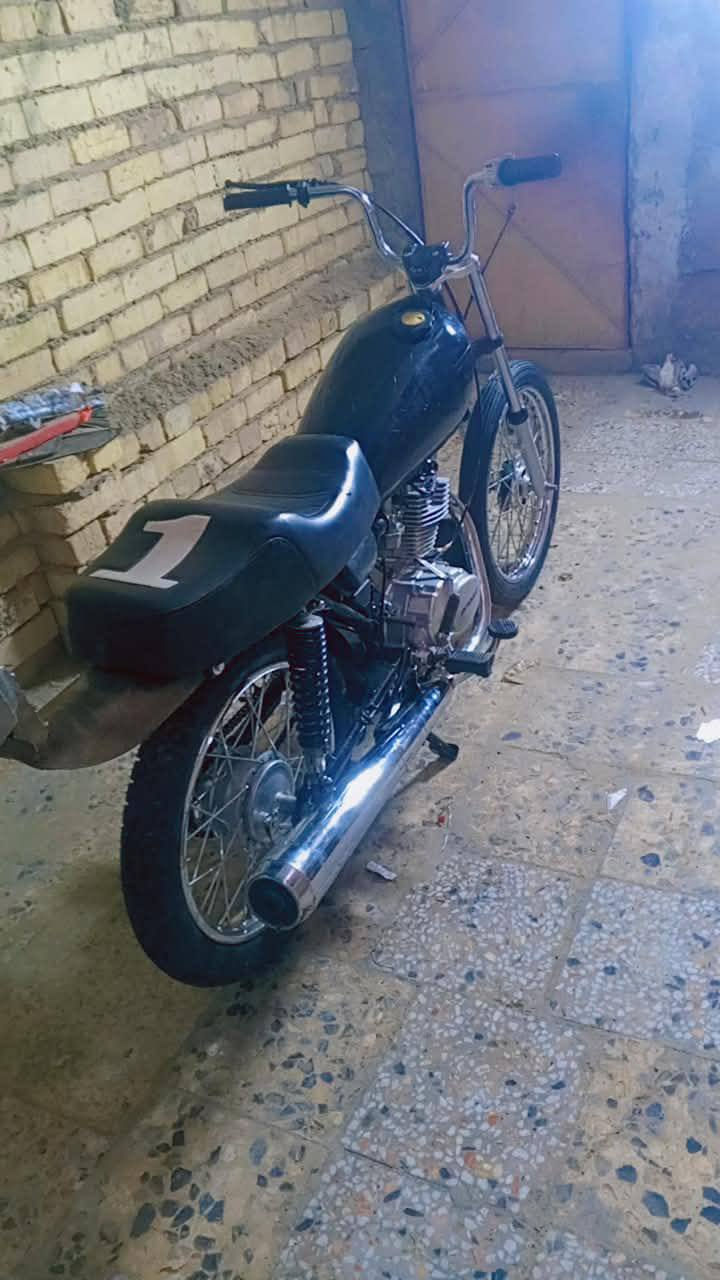 السلام عليكم اربعه كير للبيع شاصي موديل 15 ارشه وتعميره 25 مكاني الديوانية***********
