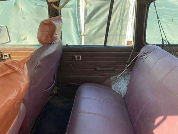 سلاو هاوريان  لاندكروزر بوو فروشتن موديل ١٩٨٩. گير ومه كينة ي   ٣F  ئارم پلاستيك  ده بل ئه كسل  چوار چرايه بوو زانياري زياتر تيل بوو ***********نرخي ٣٥ومعامله
