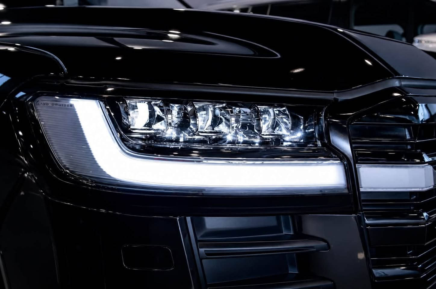 Toyota Land Cruiser Black Edition GXR
مۆدێل ٢٠٢٤

* واردی خەلیج
* ماوەی ڕۆیشتن: ١٠,٠٠٠ کم
* Clean Title، بێ بۆیاغ
* کامل PPF کراوە (پاراستنی تەواوی بۆدی)
* Black Edition
* ٣ شاشە (شاشەی سەرەکی + دوو شاشەی دواوە)
* کوشنی چەرمی سور و ڕەش
* سیستەمی 4WD
* شاشەی تاچی گەورە
* کامێرای 360°
* سنسووری پێش و دوا
* کروز کۆنترۆڵ
* دەرگای Smart Entry و Start/Stop
* شاشەی پانۆراما

نرخ: 83,500 $

ژمارەی مۆبایل:
+964 750 391 7575

⸻

بالعربية

Toyota Land Cruiser Black Edition GXR
موديل 2024

* وارد الخليج
* الممشى: 10,000 كم
* Clean Title بدون صبغ
* حماية PPF كاملة للهيكل
* فئة Black Edition
* 3 شاشات (الشاشة الرئيسية + شاشتان خلفيتان)
* مقاعد جلد أحمر وأسود
* نظام دفع رباعي 4WD
* شاشة لمس كبيرة
* كاميرا 360°
* حساسات أمامية وخلفية
* مثبت سرعة
* دخول ذكي وتشغيل بالبصمة
* فتحة سقف بانورامية

السعر: 83,500 دولار

للاستفسار:

+964 750 391 7575

Location/ 
BALEN CARS
https://maps.app.goo.gl/prz5bVL7eHQKwQHu9?g_st=ic

NEXO AUTO
Buy • Sell • Advertise
Premium Car Marketplace

#toyota #landcruiser #LuxuryCars #Erbil #japan #sulaimanyah #iraq #baghdad #basrah #najaf #karbala #karkuk #duhok #zakho #kurdistan #dubai


**إذا كنت صاحب هذا الإعلان وتريد حذفه لأي سبب، رجاءا أرسل رسالة إلى الدعم الفني**