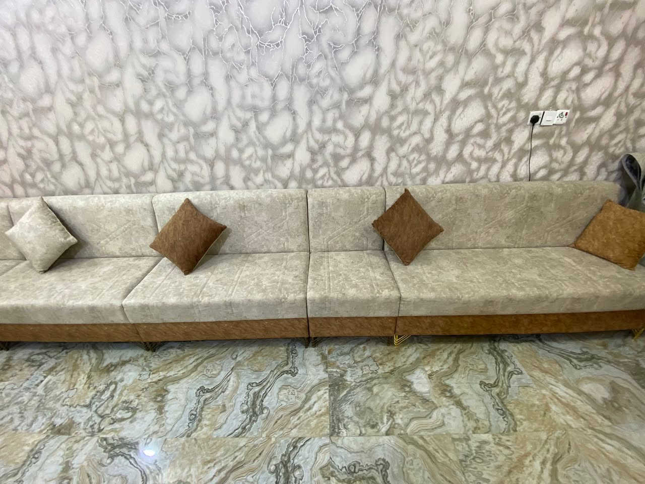 تخم  قليل استخدام اريد ابيعهة بسبب العازة الطول 6 والعرض 3 مكان التخم البصرة التنمومة الاستفسار وتساب فقط *********** السعر 750 وبيهن مجال
