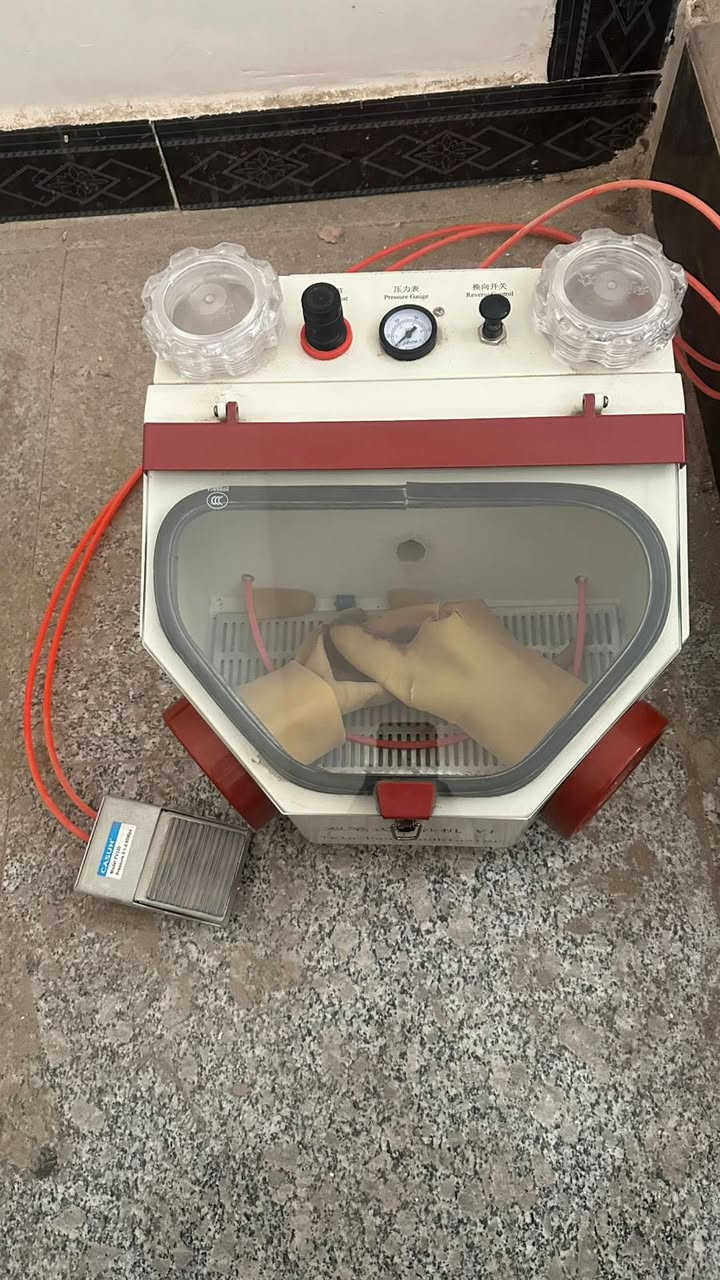 السلام عليكم مجموعة غراض مختبر صناعة اسنان ثابت ومتحرك للبيع قيم بل يرضي الله واخذ ابيعهم كلهم  وابيع مفرد مكاني بابل وتوصيل موجود لكل المحافضات 
***********
