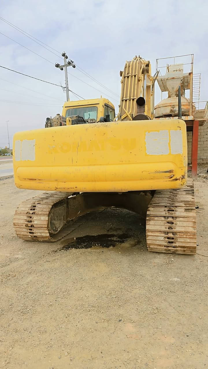 السلام عليكم
لبيع حفاره كوماكسو 
حجم ٢١٠
موديل ٢٠٠٠
نوع بطه
جك+ كيله كري
حفاره بلاديه ونظيفه وجاهزه لعمل بدون اي ملاحظه 
سعر ٢٨٥ ورقه
شراي يتصل ويدلل
***********
