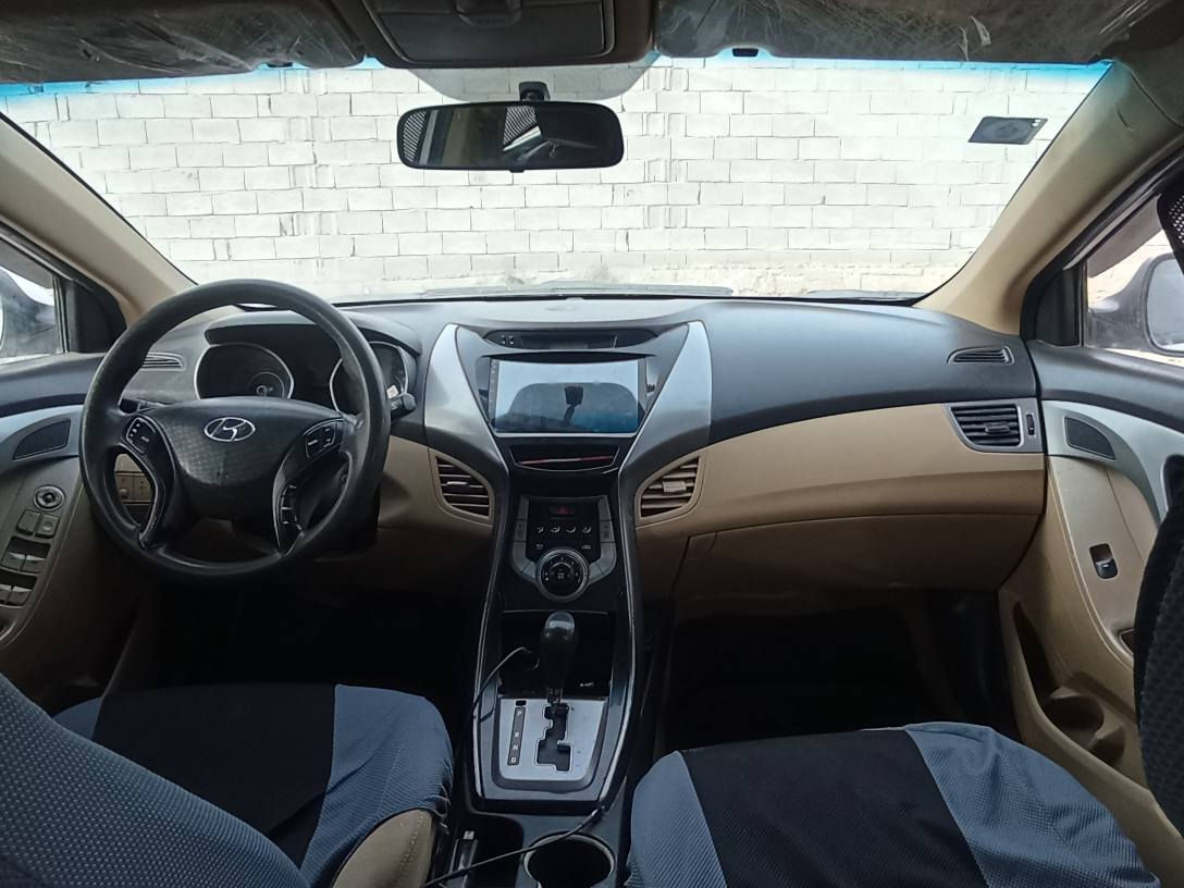 سلام عليكم النتره وارد خليجي محرك وكير كفاله تخم تاير حداده جديده تبريد شقال سعر 87بيهه مجال قليل مديل 2014رقم  *********** البصرة, العراق
