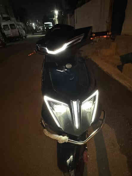 سلام عليكم دراجه سكنز خفاش موديل خمسه وعشرين زيرو 
صارله عشر تيام من طالعه من المعرض الدراجه كلشي مناقصهه 
برغي ممفتوح بيهه  كهربيات كلهن شغاله لايت عالي ناصي كله شغال مكاني كربلاء السعر واحد وميه 
التوصل عله هاذ الرقم 👇
***********
