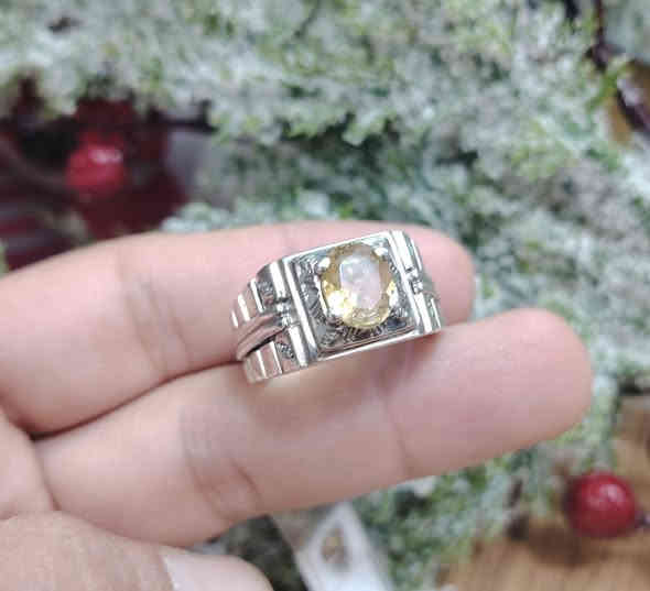 خاتم من حجر السترين الأفريقي الطبيعي
صياغه ثقيلة وجميلة فضه عيار ٩٢٥
مع شهادة المنشأ وضمان الخاتم الاصلي
يوجد توصيل إلى جميع المحافظات
التواصل ع الخاص او ع الواتساب ***********
