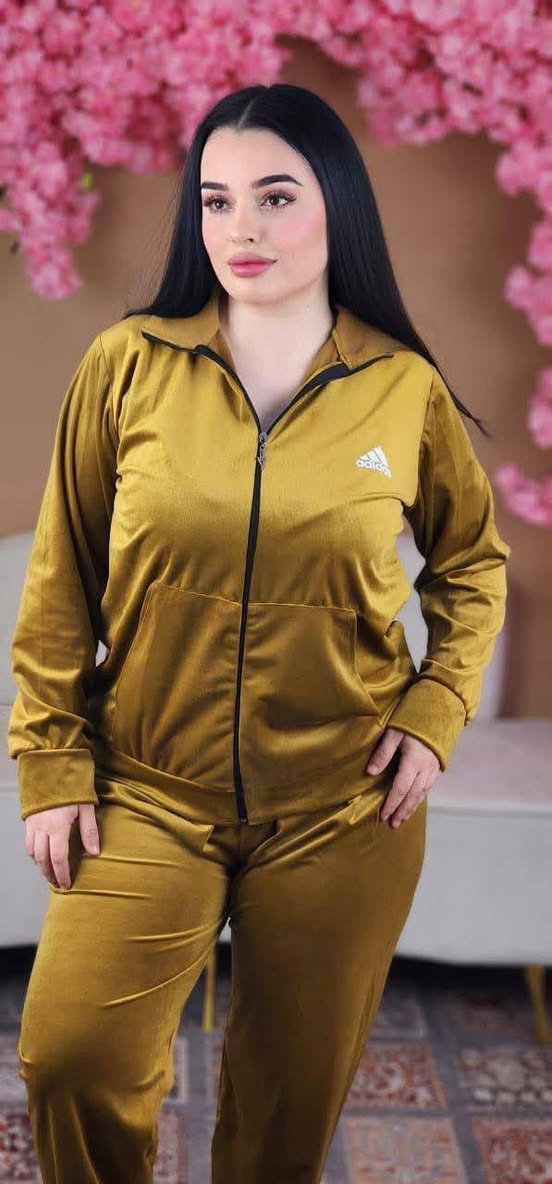 #جديدنا_جملة_فقط
قناة تلغرام👈👈👈  https://t.me/vfdjb
#تكرار_تخفيظاات
تراك  رياضي اديداس قديفة مخمل
L. XL. XXL
4 لون بالدرزن
سعر الدرزن 90 الف
واتساااب👈👈👈 ***********
