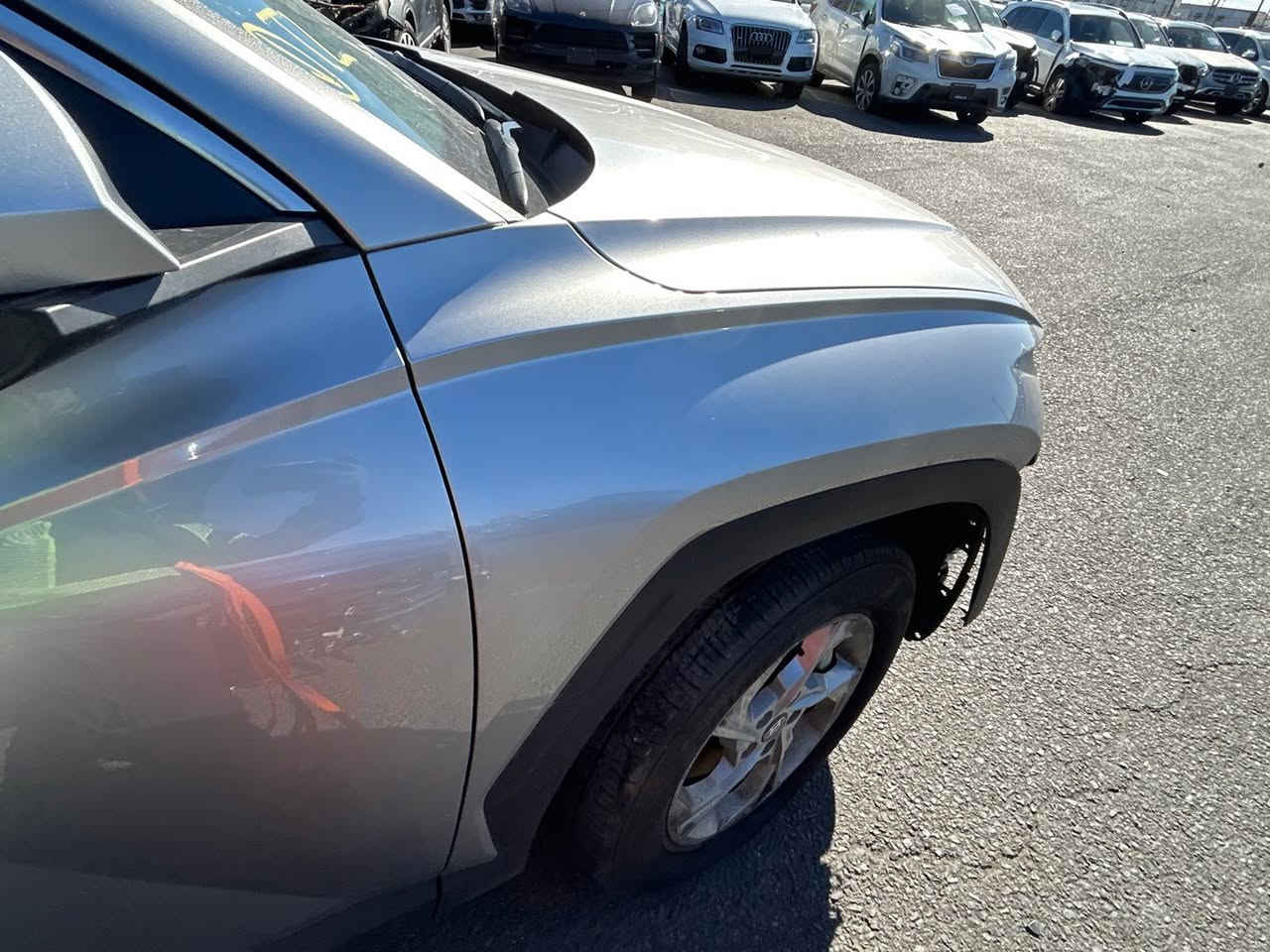 السلام عليكم ورحمه الله وبركاته
📍 عمان المنطقة الحرة
🚗 الموديل : 2024  هيونداي توسان  
🔴 الـعـداد : 24989 ميل 
🔴 اللـون : سلفر
🔴الضرر موضح بالصور 
مواصفات السيارة : Sel نص فول 
بالإمكان ادخال السيارة على كتاب الشهداء
  📍 موقع شركتنا  : ديالى بعقوبة / شركة نجوم اليمامة عمان المنطقة الحرة / شركة الجدير 
السـعـر :  15.000$   قابل للتفاوض
للتواصل على الارقام التالية 
*********** صلاح العبيدي 
*********** علي عباس
