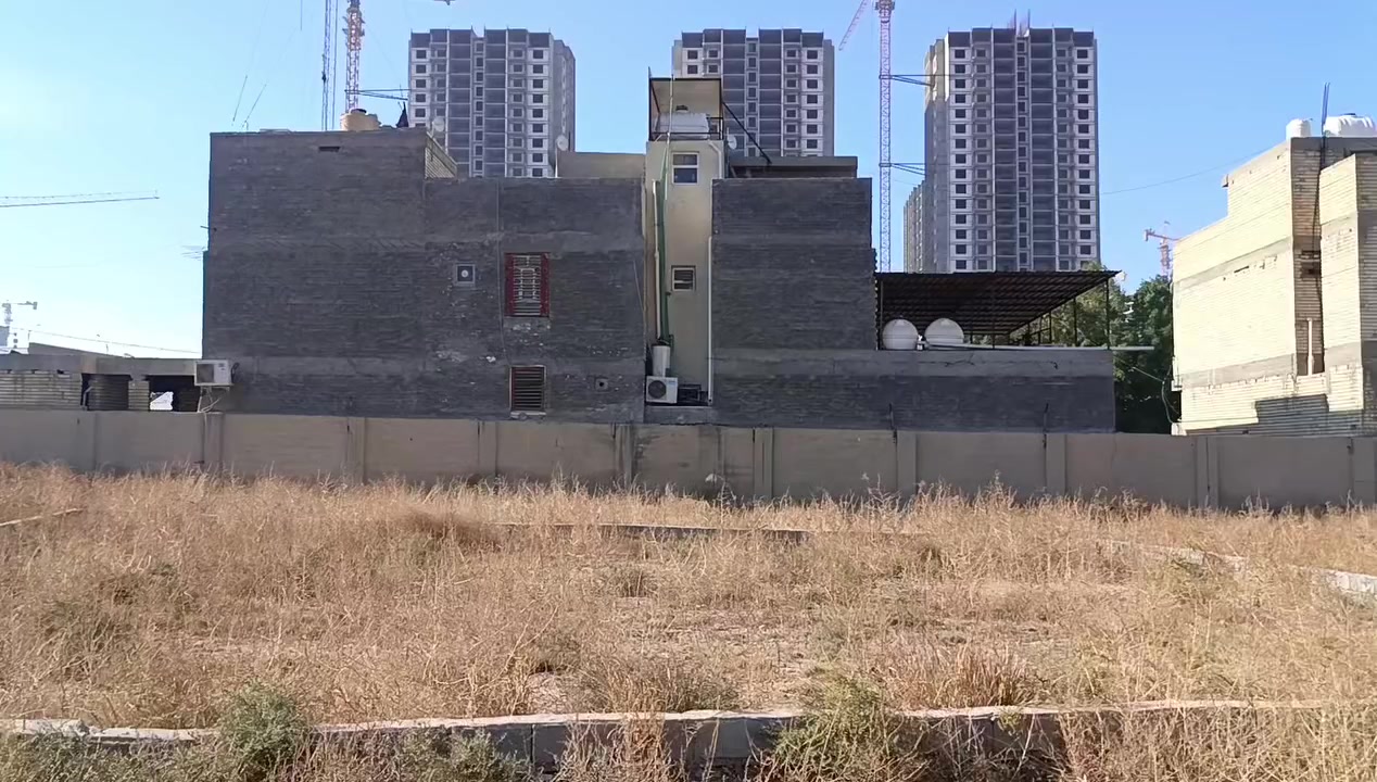 السلام عليكم قطعة ارض للبيع طابو
الموقع الشالجية مضرب الدبات 
الاستفسار ***********
السعر 180
