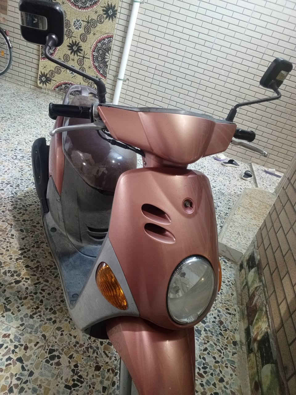 سلام عليكم. دراجه فاله كفاله عامه صاله شهرين من طالعه من الوكيل ياباني اصلي مختمه من طول الطول برغي ما مفتوح بيه نعمه كهرباياته شغله كله وراق كمله حته مال ترقيم موجوده مستعجل عله بيعته كلش مستعجل عندي ضرف صار ومستعجل عليه رقمي وتساب بس *********** سعره جوه السوك كلش رخيصه
