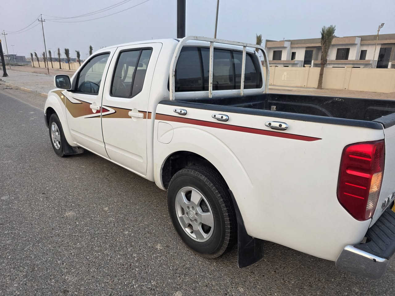 بيكم نيفاره ٢٠١٤
سنويه منتهيه رقم اربيل
سياره ما ناقصها شي تريد وكاله تريد تحويل
 بيها صبغ بل حوض 
وبارد في الباب الخلفي 
 سعر ١١٠ وبيه مجال 
البصره الشعيبه 
***********
