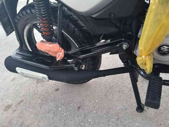 السلام عليكم شباب بوكسر جبلي2023 مرقم رقم بغداد تحويل ثاني يوم  دراجه جديده بمعنى الكلمه حيل جديده ماشيه 13 استخدم شخصي  دراجه اي نقص مبيه كبل للشارع ودراجه احلى من الصور تجي وشوف بعينك اذا مو احلى من الصور اطيك كروتك مرجع روحه جيه المكان بغداد الحسينيه مال راشديه تصال *********** بي وتساب للشراي فقط سعر تصل وشلع عيوني
