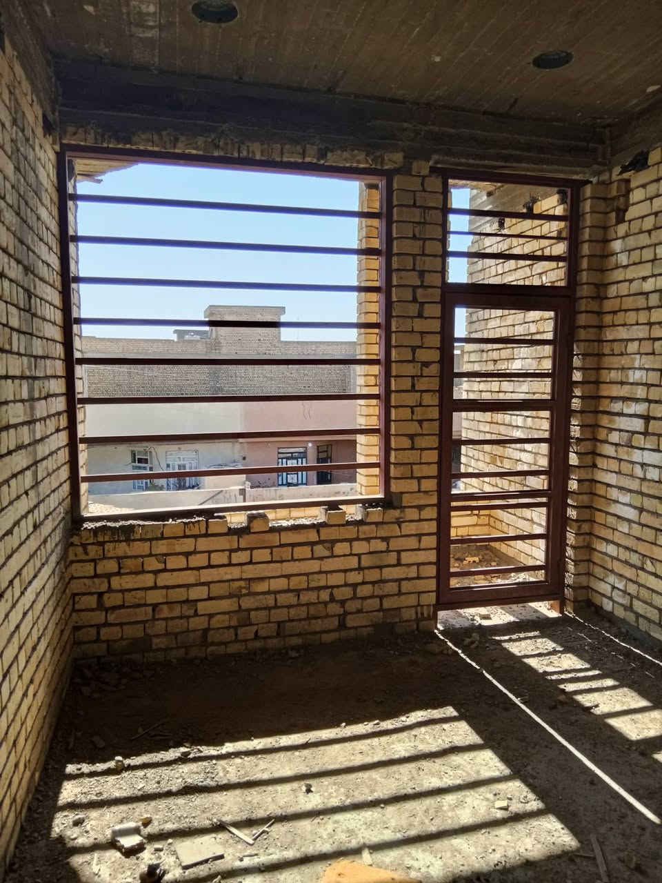 السلام عليكم 
 يقدم لكم معمل حداده الاخوين 
كافه انواع شبابيك 👨‍🔧🫆
وابواب داخليه 👨‍🔧🫆
وابواب قاصه خارجي 👨‍🔧🫆
كافه انواع فريمات 👨‍🔧🫆
كافه  انواع لدرع 👨‍🔧🫆
متوفر نقدا او قسط 👨‍🔧🫆

الاستفسار عل الارقام متوفر واتساب ***********
***********
