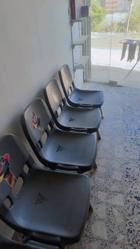 غراض للبيع مبردة و كراسي عدد 4 مبردة شغالة و نضيفة سعر 80قفل(077010900...