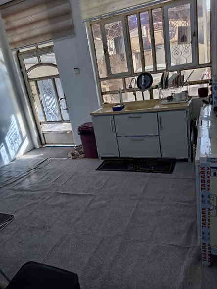 مساحه ٢٣٠
غرفتين
صاله
مطبخ
استقبال
حمامات داخليه وخارجيه 
حديقه كراج سياره
الفرع ١٠ امتار منطقه كلها سبيس ومحدوله مشموله مشروع المجاري وتبليط صلاح زراعي معامله كامله لتطويب
شارع ٨٠ مقابل شارع الكيات مال حي الامام ثالث فرع ع شارع الرئسي شارع ٨٠ الستفسار مراسلت الصفحه ونتصال ونتصال *********** السعر 70 مليون
