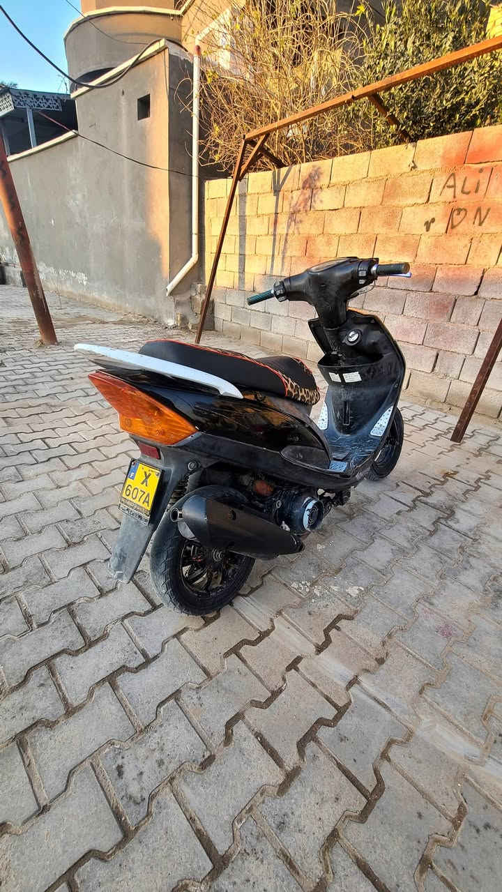 سلام عليكم ماكس 55 شلعع ومعدل شلعه فول طيران موجودة بالفيديو دراجه خيرر من الله ما ناقصها اي شي عليها صلنصه fm رياضي و وييل رياضي . ***********
