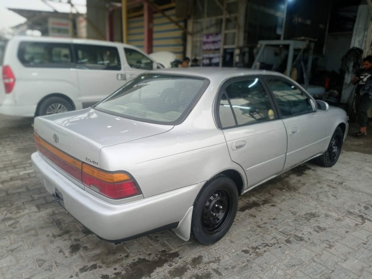 كورلا للبيع السياره مكفوله من كص ونقل والاصوليات رقم نجف نكليزي سياره نظيفه واحلى من صور مكان سياره بلكوفة للاستفسار ***********سعره ٥٧
