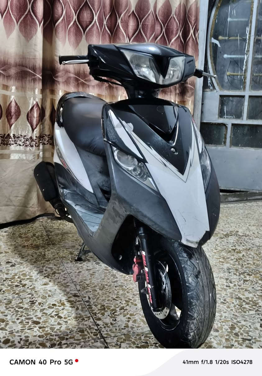 السلام عليكم ثعلب للبيع دراجه كفاله اي نقص ما بيها دراجه رمبه نظافتها قدامكم 800 وبيها مجال عنواني بغداد الشعله للاستفسار*********** في واتساب🤍
